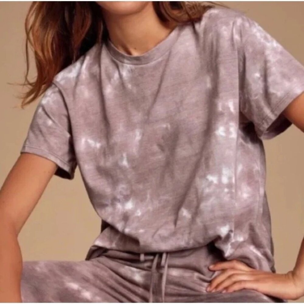 Lulu's Short Sleeve Tee in Berry Tie Dye NWT Size SM